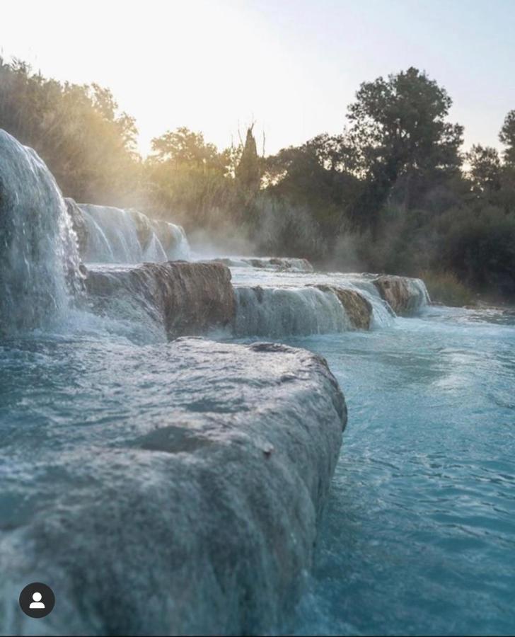Casale Terre Rosse Bed & Breakfast Saturnia Eksteriør bilde